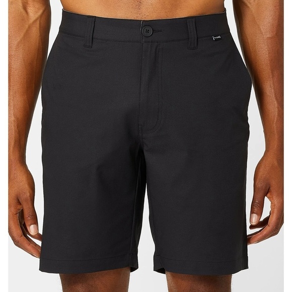Travis Mathew Men's Starnes Shorts in Black size 34 - Picture 1 of 5